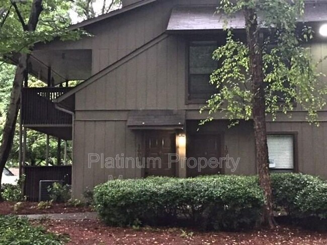 Building Photo - 1005 Cumberland Ct SE