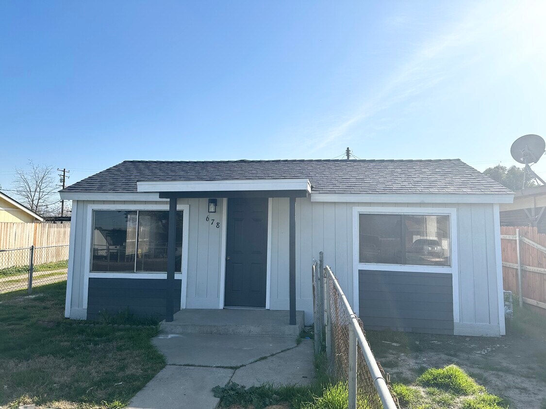 Primary Photo - 678 N Brundage Ave