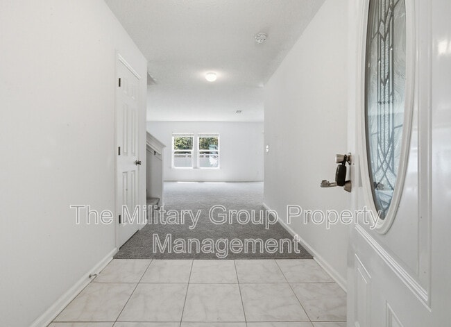 Foto del edificio - 391 Hepburn Rd