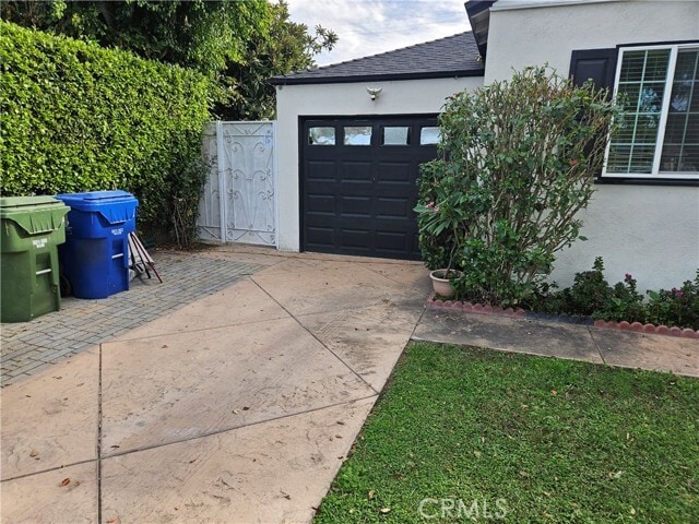 Building Photo - 8030 Lemona Ave