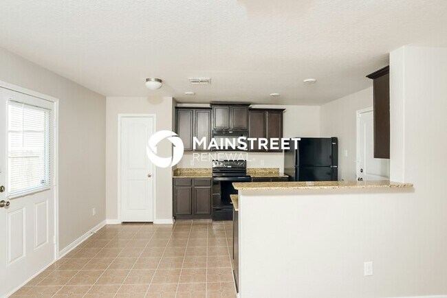 Foto del edificio - 3 Bedroom Pet-Friendly Home in San Antonio, TX with Main Street Renewal