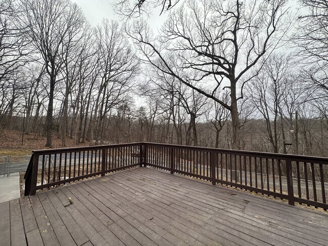 Foto del edificio - 542 Wagon Trail Rd
