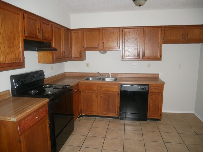 Building Photo - ****JUST REDUCED****3410 Greenway Horn Lak...