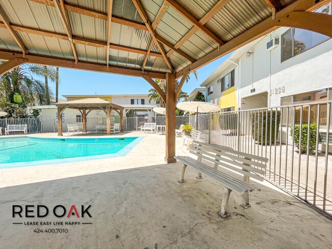 Building Photo - ~1 Month FREE~ Magnificent One Bedroom wit...