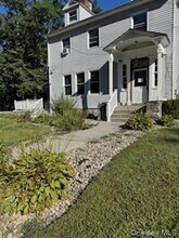 Building Photo - 7 Tamarack Hill Dr