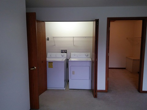 Laundry Room - River Ridge Apartments-Waupaca