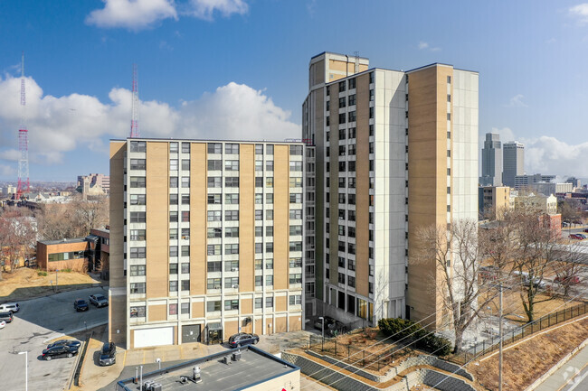 Building Photo - Jackson Tower