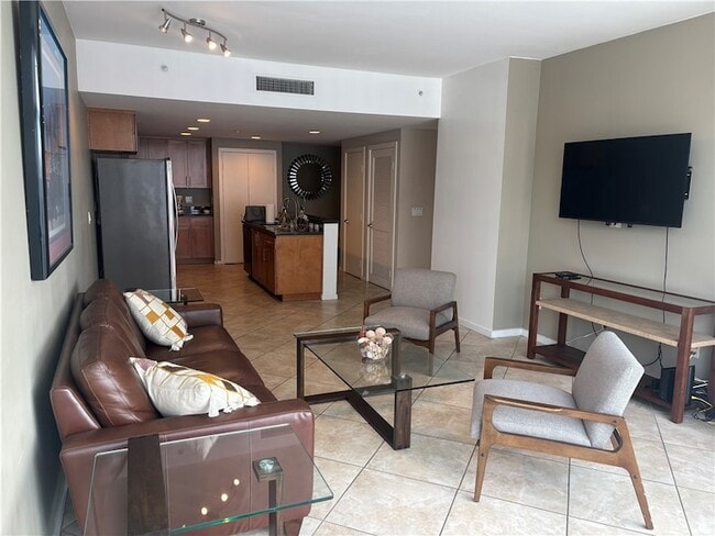 Building Photo - 400 W Ocean Blvd