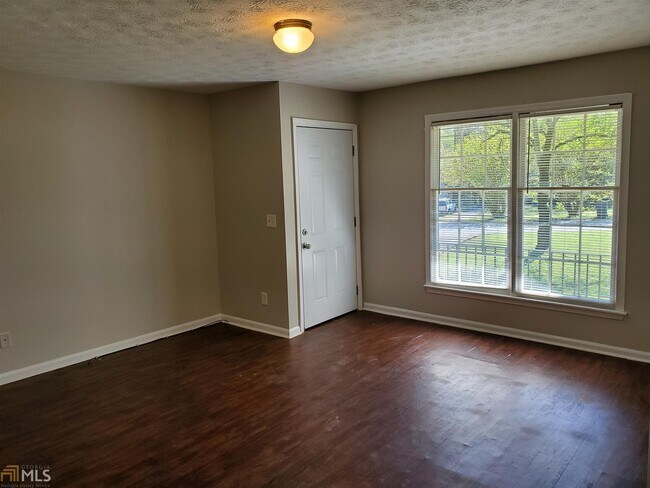 Foto del edificio - 886 Martin Heights Dr