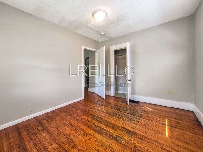 Building Photo - 311 S 38th St