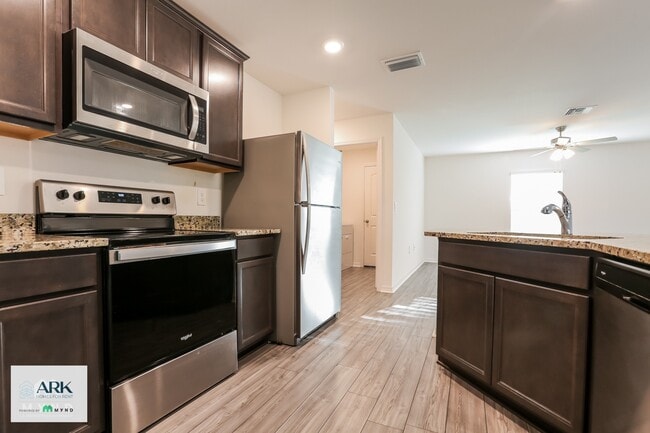 Building Photo - 5725 Centro Ave