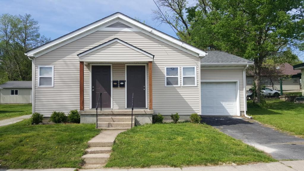 213 NE 8th St, Fulton, MO 65251 Townhome Rentals in Fulton MO
