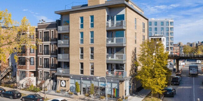 Building Photo - HIGHPOINT Lakeview on Sheffield