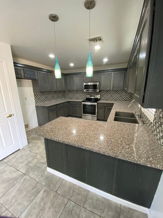 Building Photo - 6878 S Cottontail Run Ave