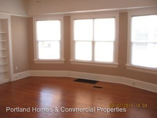 Foto del edificio - 2118-2120 SE Main St