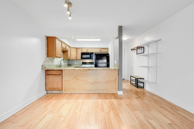 Foto del edificio - 3100 Ward Pl