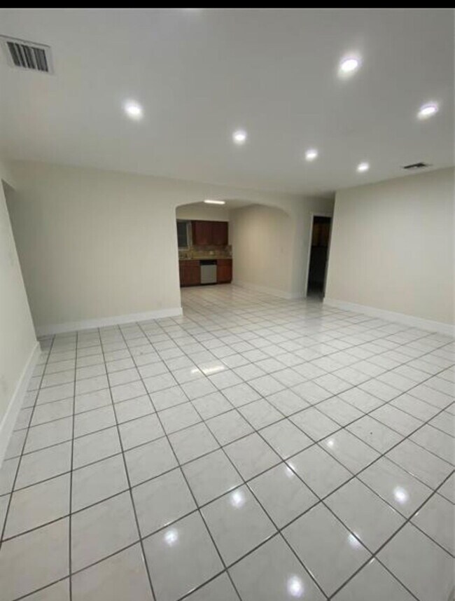 Photo - 1727 Washington St House