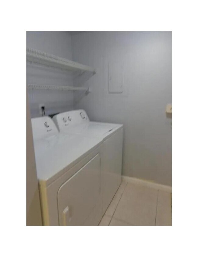 Foto del edificio - 3560 Pine Needle Dr