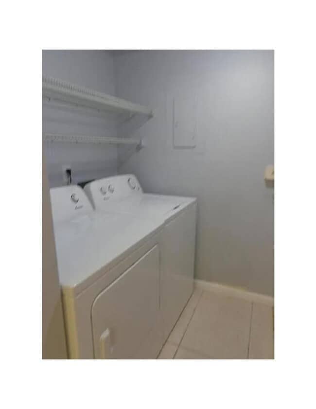 Building Photo - 3560 Pine Needle Dr