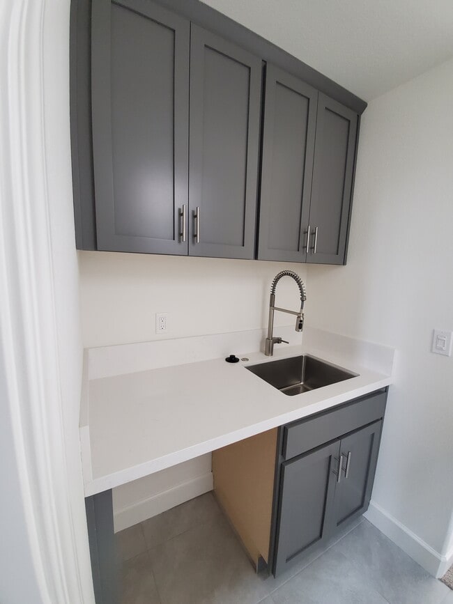 Building Photo - Oxbow Landing Loop Apartment