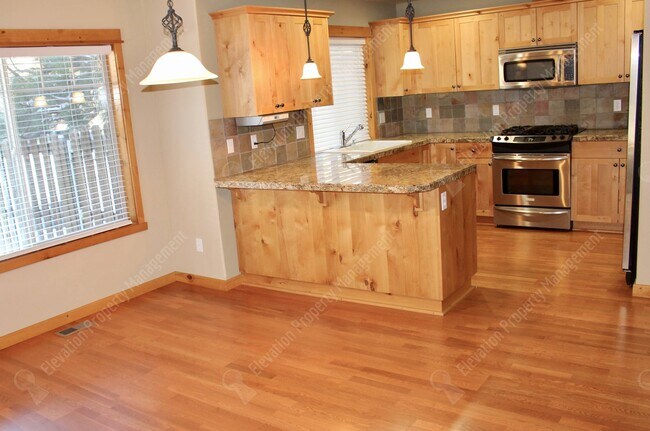 Building Photo - 61297 Columbine Ln