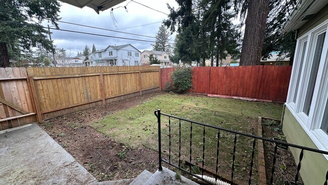 Foto del edificio - Portland Original Bungalow! Hardwoods, Lar...