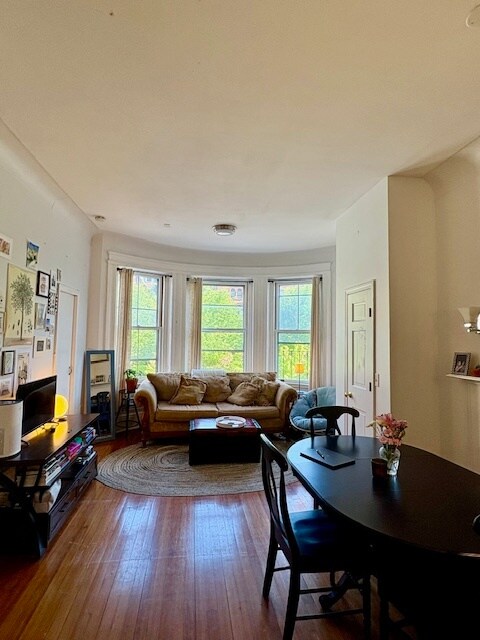 Building Photo - 591 Beacon St