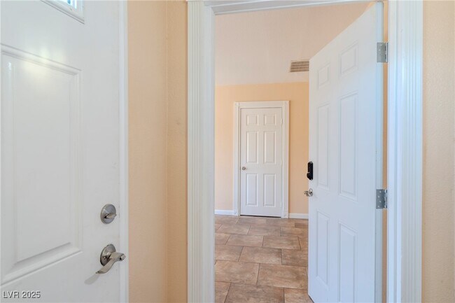 Foto del edificio - 100 N Ocotillo St