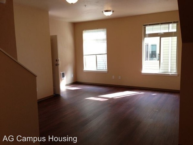 Building Photo - 1571 Mill St