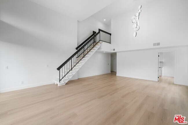 Foto del edificio - 10511 Ashton Ave