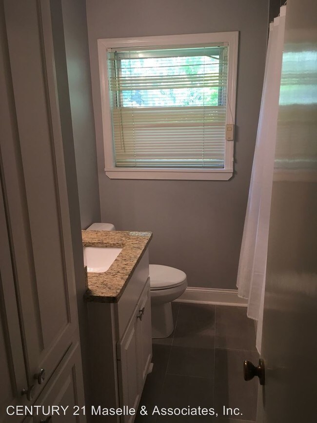 Foto del edificio - 3 br, 2 bath House - 1633 Meadowbrook Road