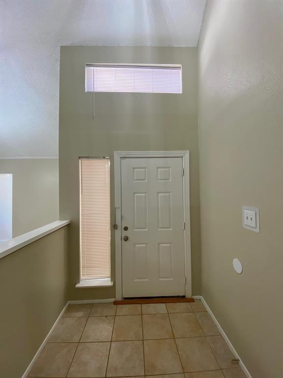 Building Photo - 10102 Strawgrass Dr