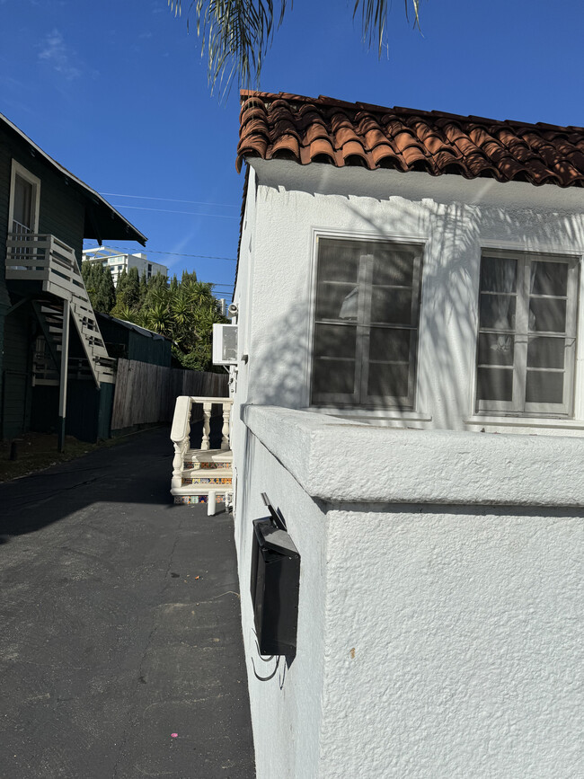 Foto del edificio - 8987 Keith Ave