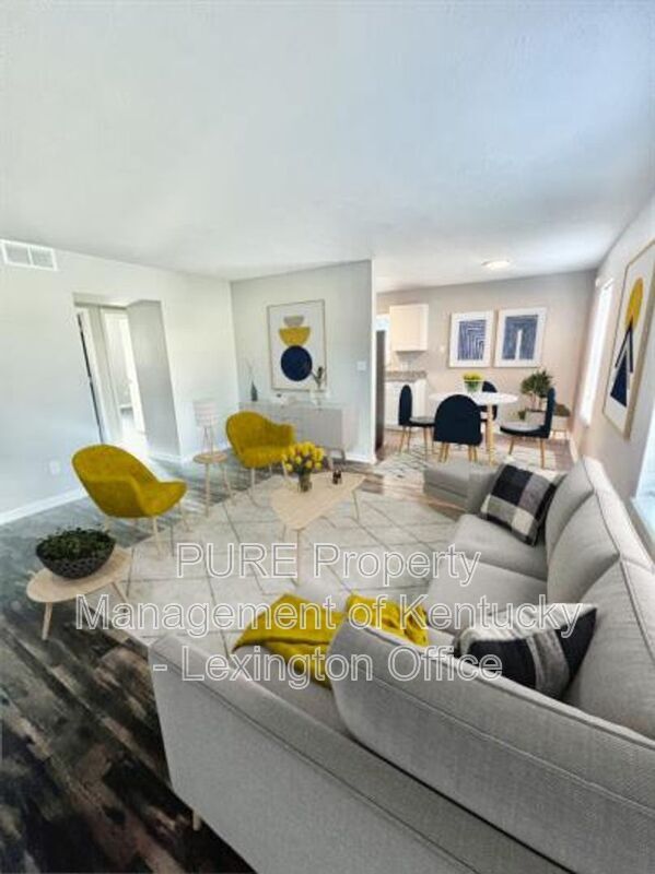 Building Photo - 3736 Camelot Dr
