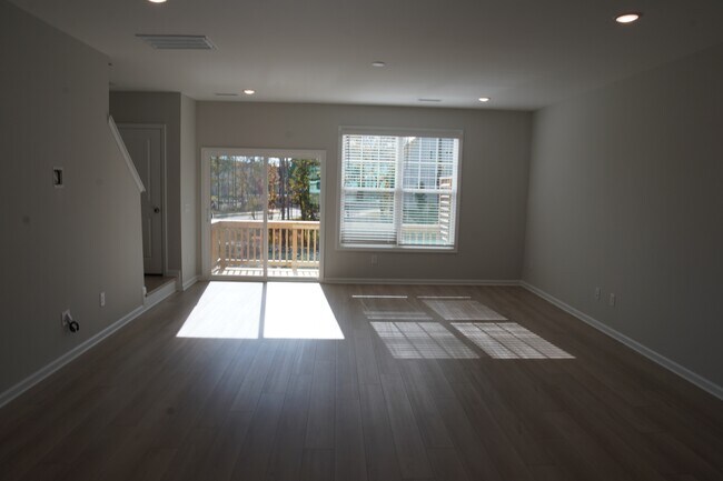 Foto del edificio - 2709 Hunter Woods Dr