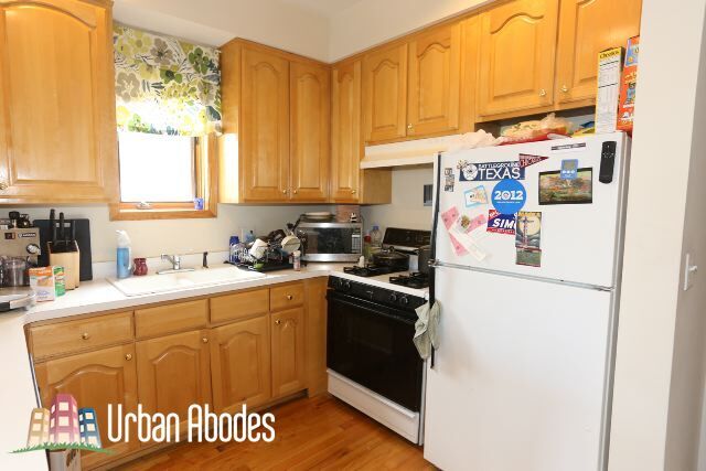 Building Photo - 929 W Wolfram St