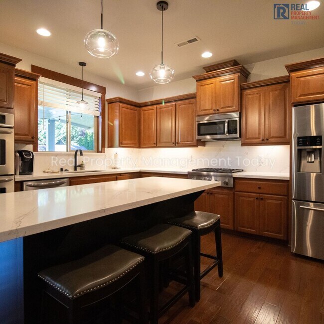 Building Photo - 4 Bedroom House in Puyallup! (Virtual Tour...