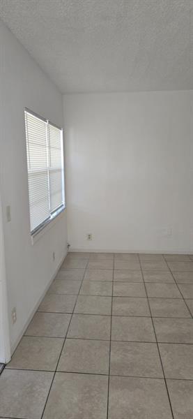 Building Photo - 230 SW 11th Ave