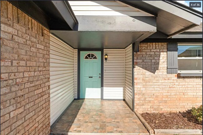 Building Photo - 4646 SE Caber Cir