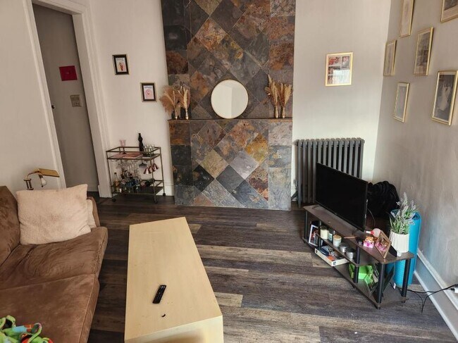 Foto del edificio - 3 bedroom in Chicago IL 60657