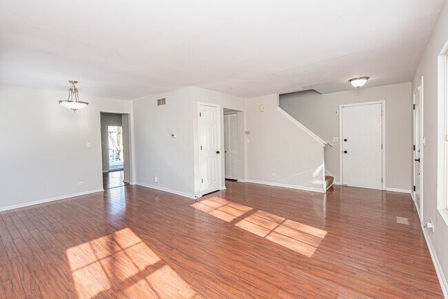 Foto del edificio - 5 Sherington Ct