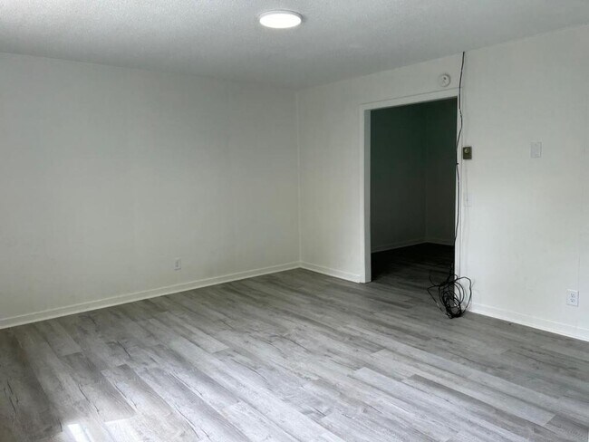 Building Photo - 205 Nolens Hill Rd