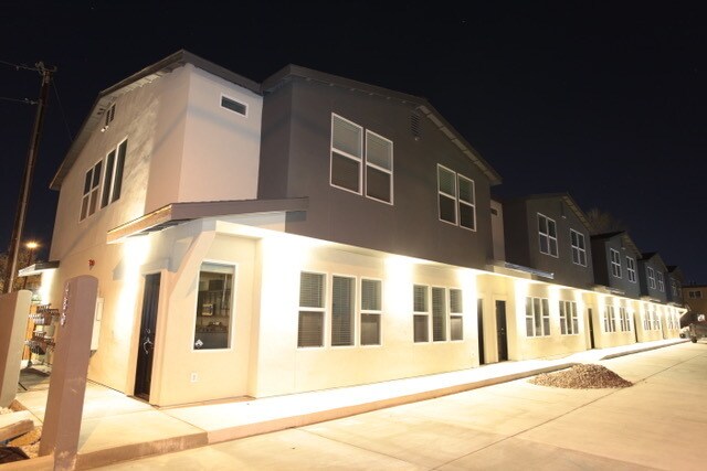 Primary Photo - 480 E Grove St