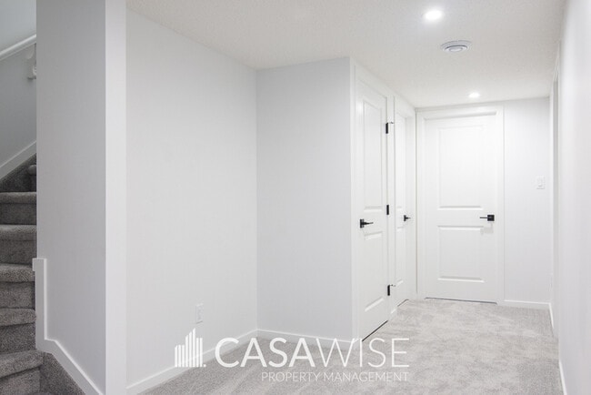 Building Photo - 9478 Colak Ln SW