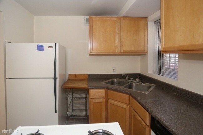Foto del edificio - 2326 N Southport Ave