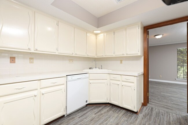 Foto del edificio - 3 Bedroom on Willow Lane Dr