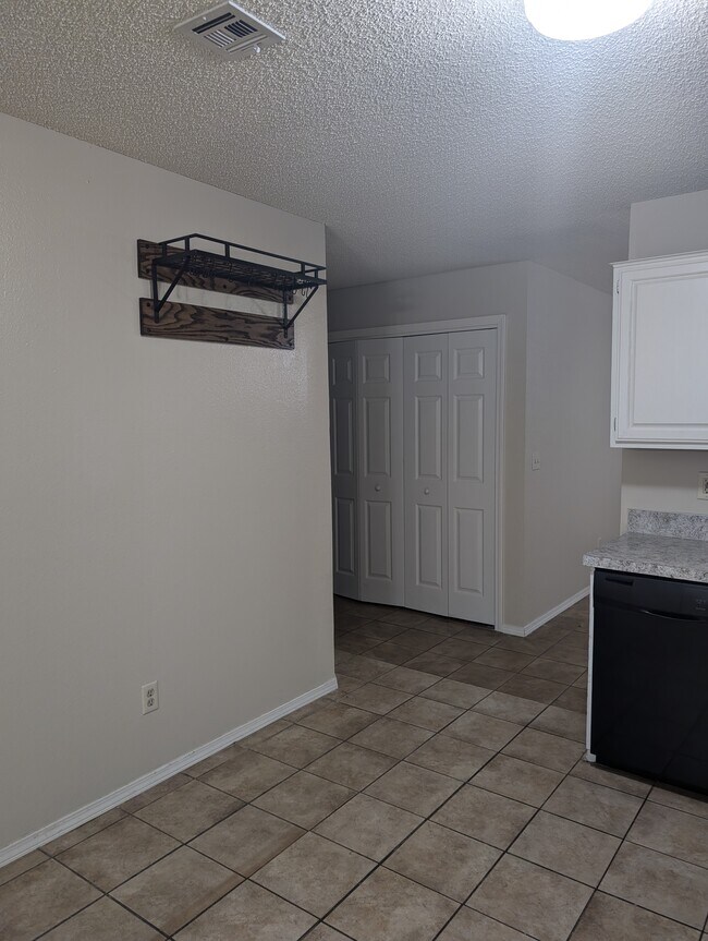 Photo - 3320 W Olive St House