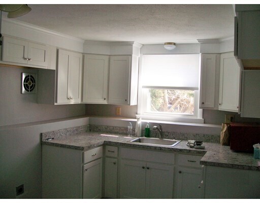 Building Photo - 255 Brown St