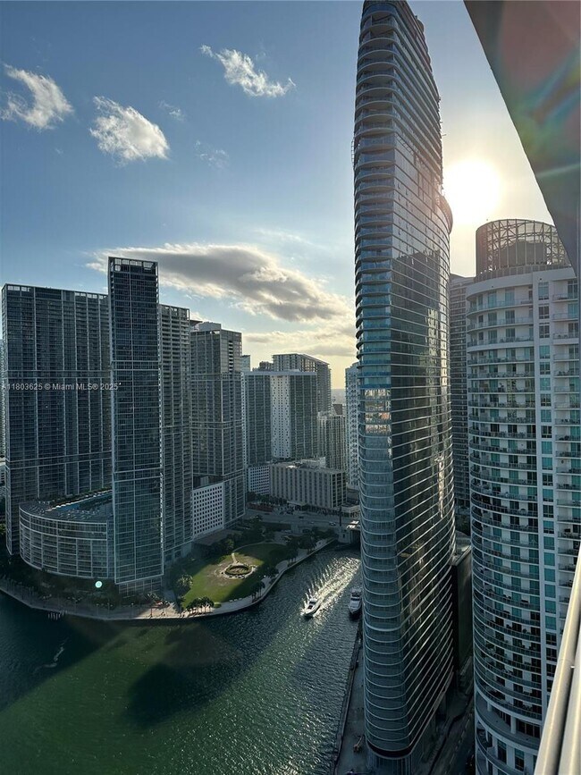 Building Photo - 325 S Biscayne Blvd
