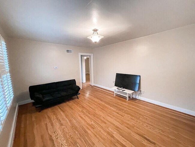 Building Photo - 3379 PA-130